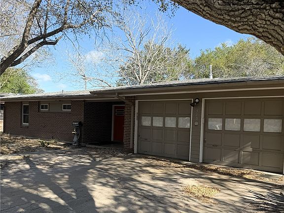 2nd image of 525 Grant Pl