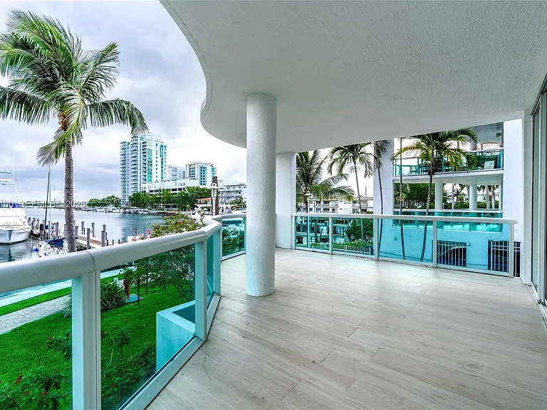 7914 Harbor Island Dr #106 — Photo 33