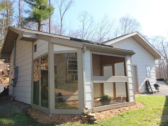 5th image of 250 Marshall Ct
