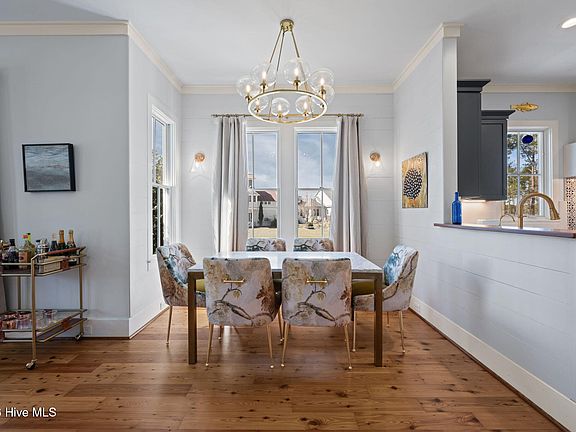 4th image of 101 Oyster Point Road