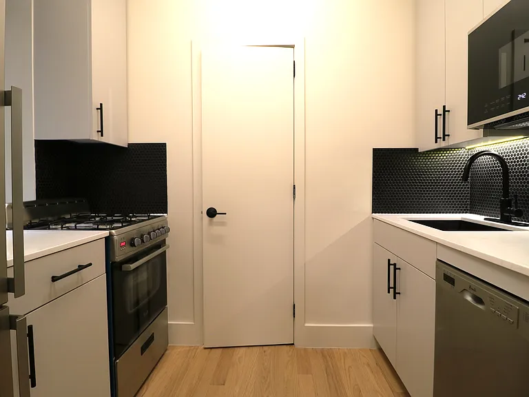 35 Bedford St #6 — Photo 5
