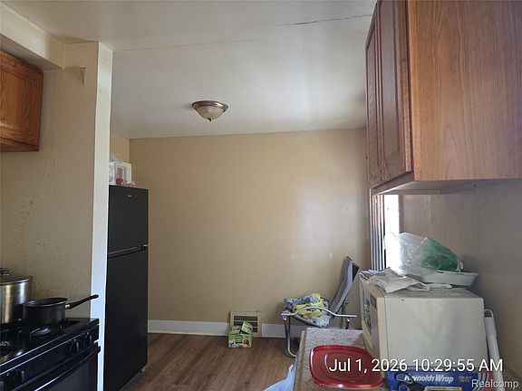 4th image of 8499 Westwood St
