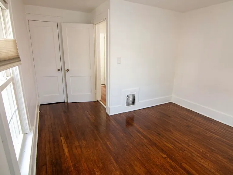 132 Crary Ave — Photo 7