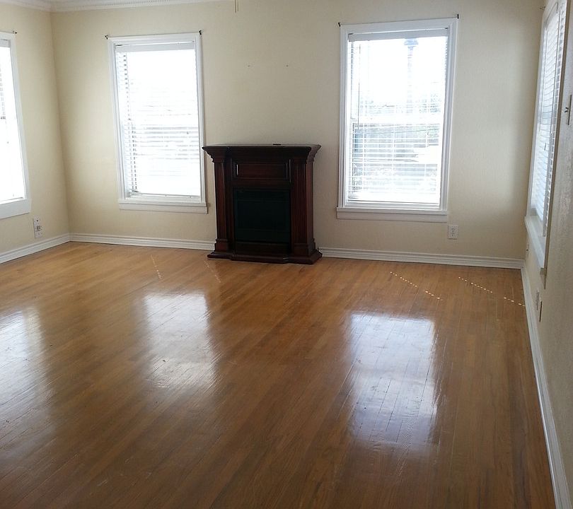 1st image of 3412A Denver St