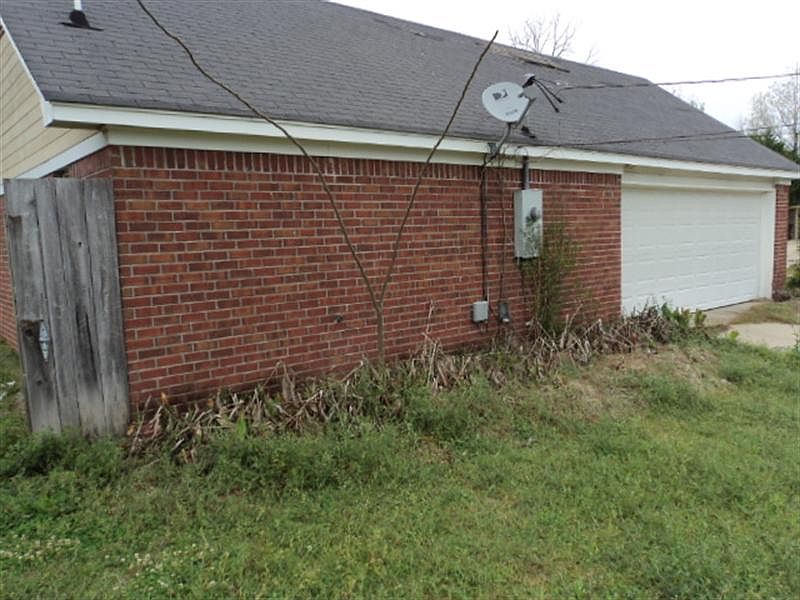 2nd image of 115 Kendra Dr