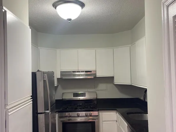 4600 S Four Mile Run Dr APT 715, Arlington, VA 22204
