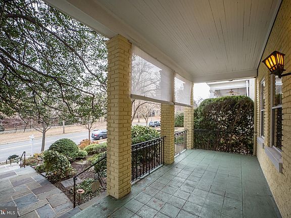 4th image of 2849 29th St NW