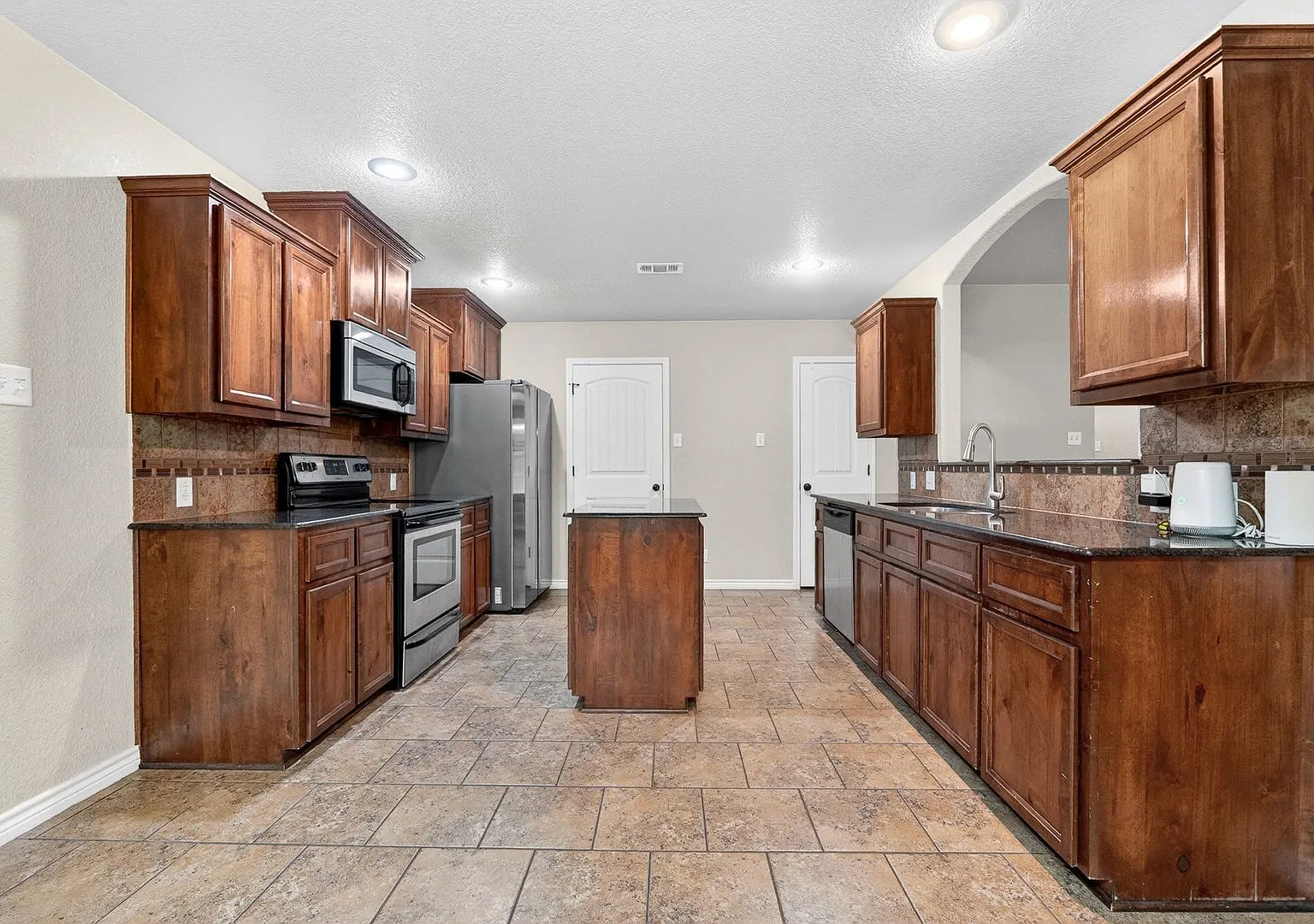 6005 Newcastle Dr. — Photo 4