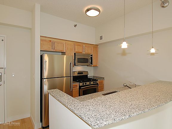 3rd image of 516 W 47th St APT S7h