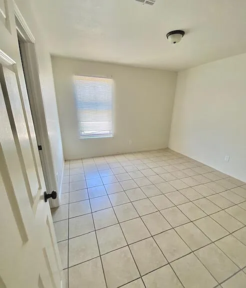 2635 Idalia Ave #A — Photo 9