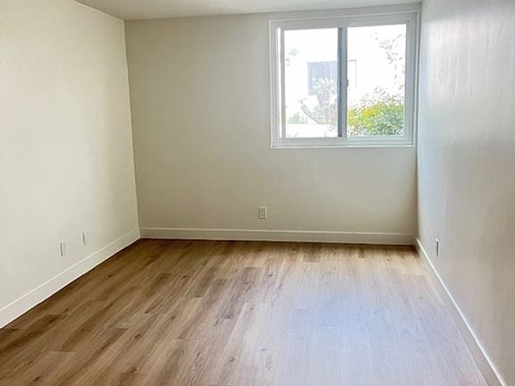 5th image of 33 Driftwood St #20193815