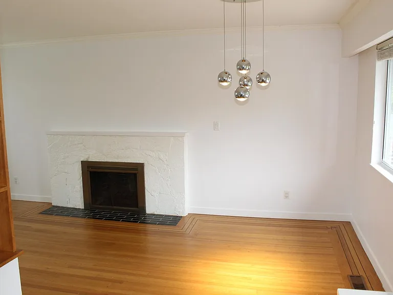 9686 Princess Dr #UPPER — Photo 5