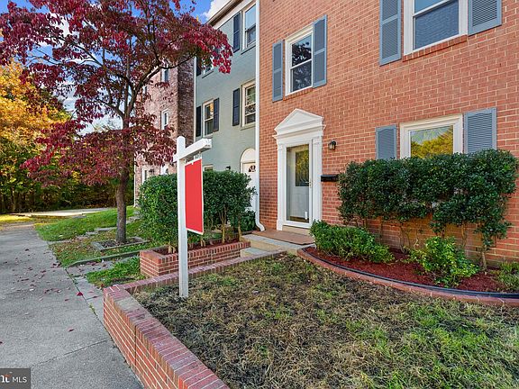 3rd image of 16724 Chowning Ct