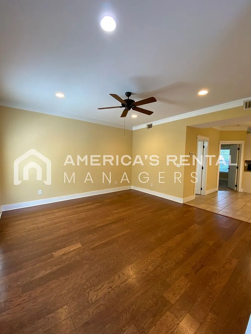 Move In Special - Townhome For Rent In Tuscaloosa!! - Sign A Lease By 9/15 To Receive 1 Free Mont... — Photo 2