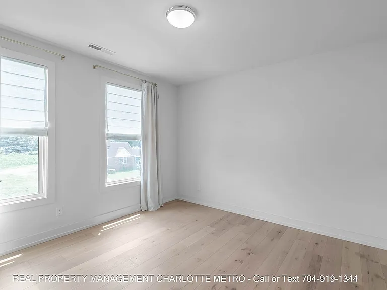 1609 Parkwood Ave — Photo 29