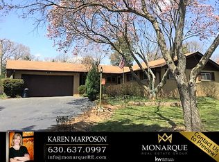 4S610 Summit Dr, Naperville, IL 60563