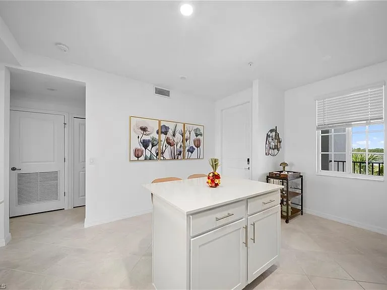 15285 Green Acres Ave #434 — Photo 8