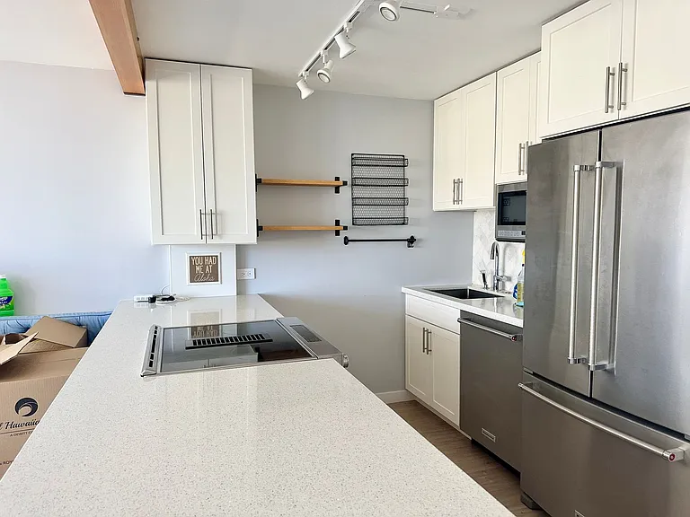 411 Hobron Ln #1812 — Photo 6