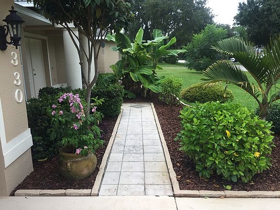 Tile entry way!
						:
						Porcelain Slip resistant tiled walkway!