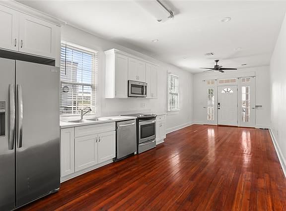 3rd image of 4324 Earhart Blvd