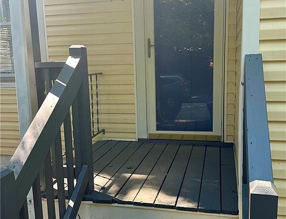 2nd image of 1809 Marion St