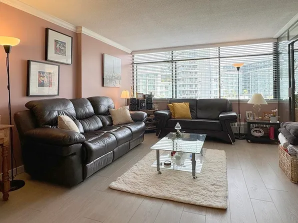 6631 Minoru Blvd #703, Richmond, BC V6Y 1Z1