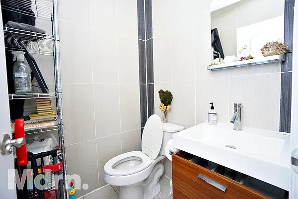 Rented by Mdrn Residential | media 35