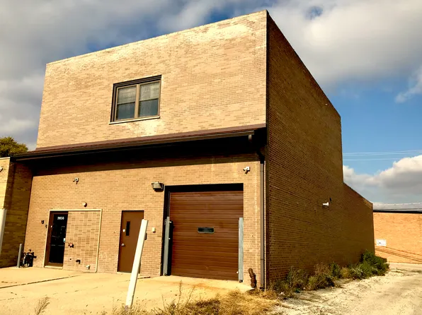 9856 Derby Ln #2, Westchester, IL 60154