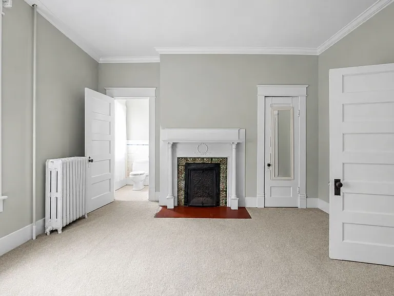 Timeless Ghent Home features charm and elegance in Historic Stockley Gardens — Photo 27