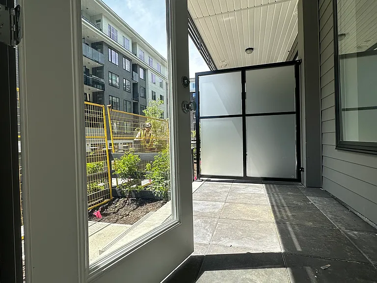 15858 Fraser Hwy — Photo 8