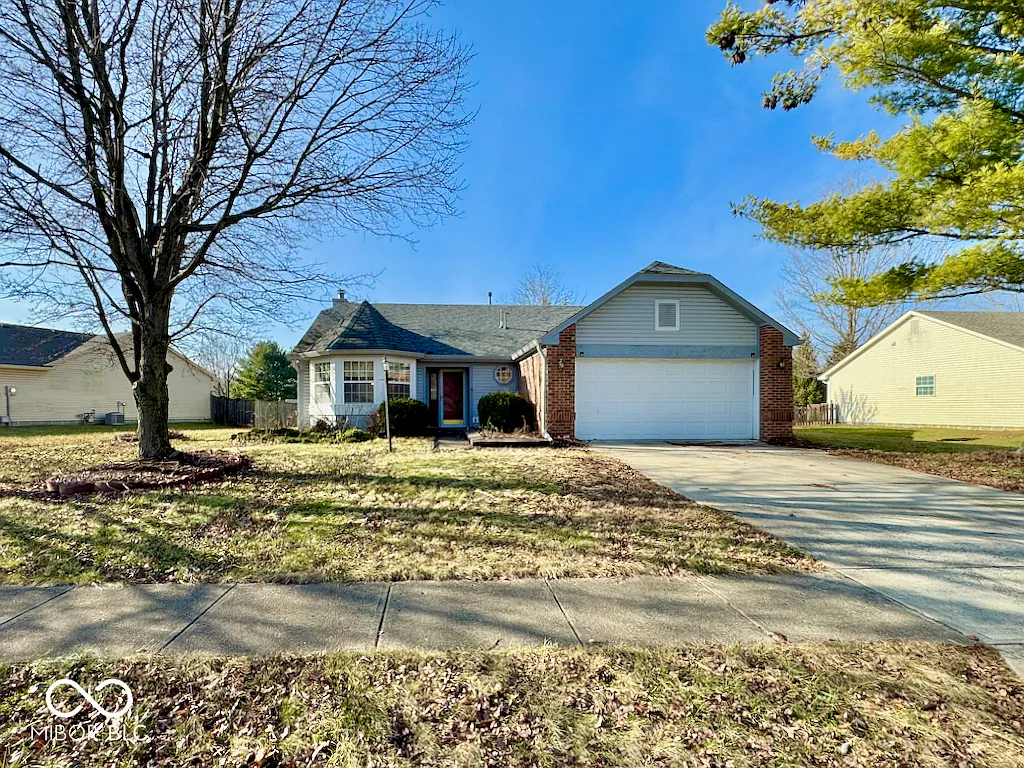7704 Winding Creek Dr photo 1