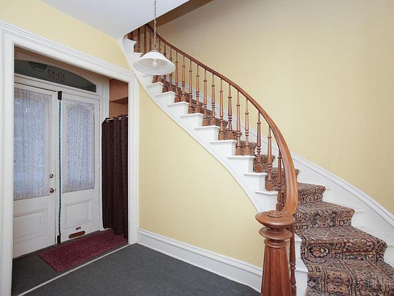 4th image of 802 W Kalamazoo Ave APT 2