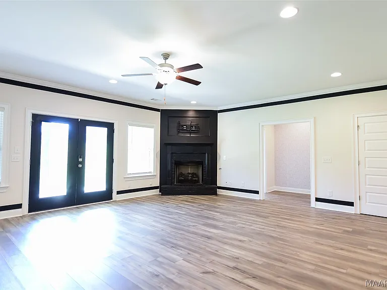 1270 Charleston Dr — Photo 29