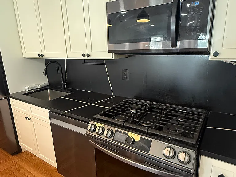 40 Sterling Ave #1 — Photo 4