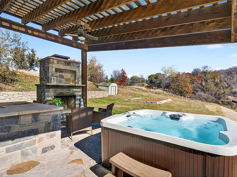 9568 Houston Hill Rd — Photo 4