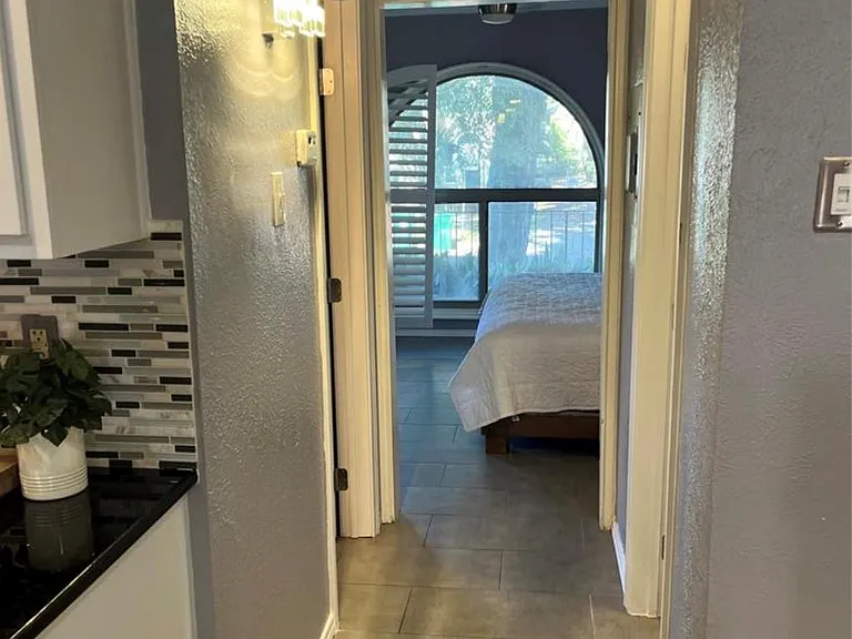 505 W 7th St #109 — Photo 21