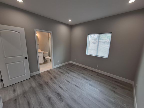 3rd image of 23590 Prospect Valley Dr