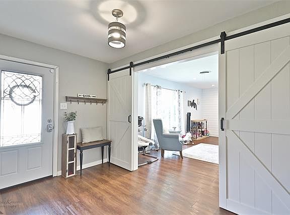 4th image of 2033 Brentwood Dr