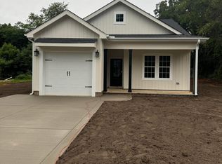 323 W Harnett St, Benson, NC 27504