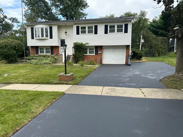 3142 Everglade Ave, Woodridge, IL 60517