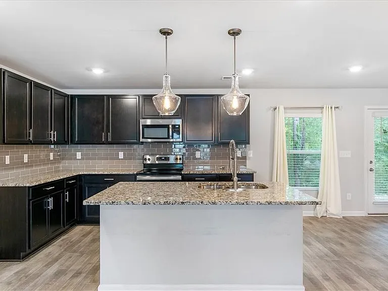 6426 Beaver Creek Trl — Photo 3