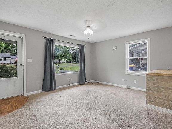 5th image of 1729 S Sunrise Dr