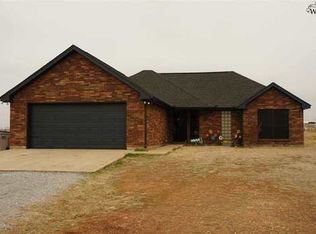 1877 Peterson Rd N, Iowa Park, TX 76367