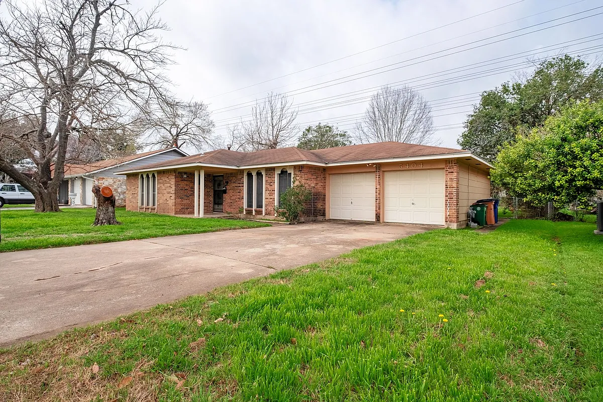 Building Photo - 5404 Salem Hill Dr