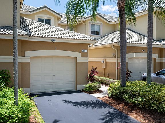 4th image of 2391 Pasadena Way