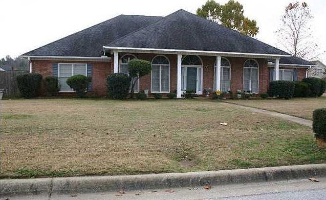 1st image of 815 Amberwood Dr