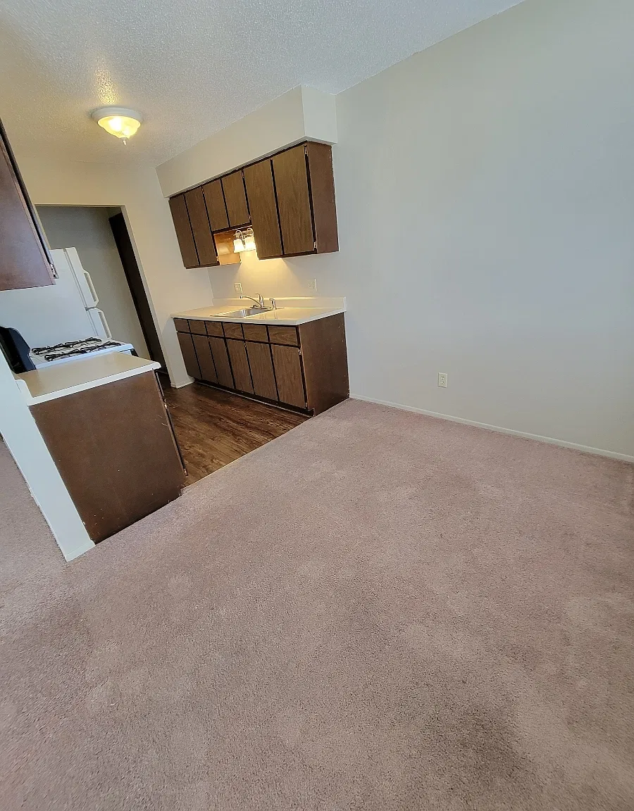 Tecumseh Apartments — Photo 2