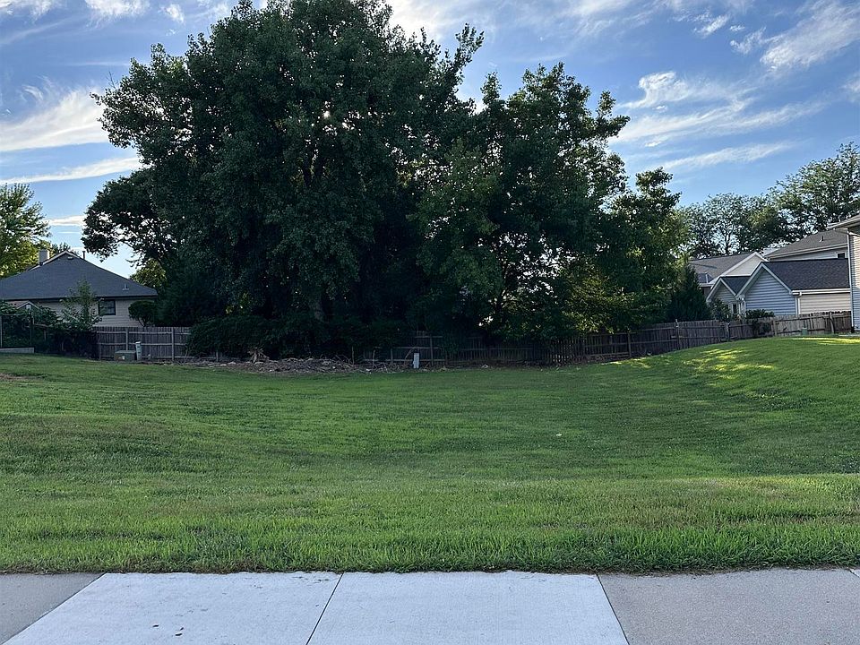 2nd image of 543 Lamont Dr