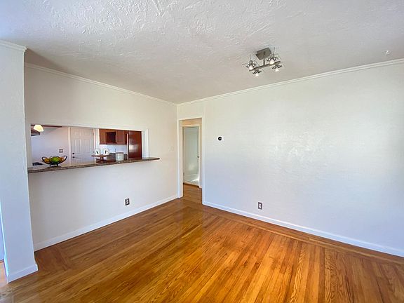 4th image of 472 Olive St