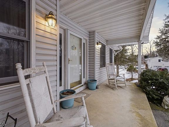 2nd image of 142 N Locust Lake Rd